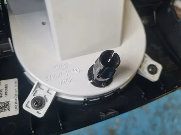 KIA VENGA 09-14 Climatronic Paneel image 5