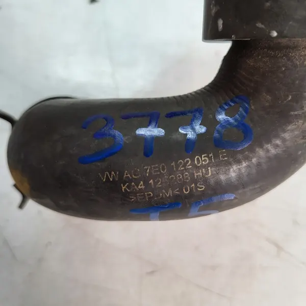 VW Transporter T5 2.0 TDI Vesiputki 7E0122051E image 2