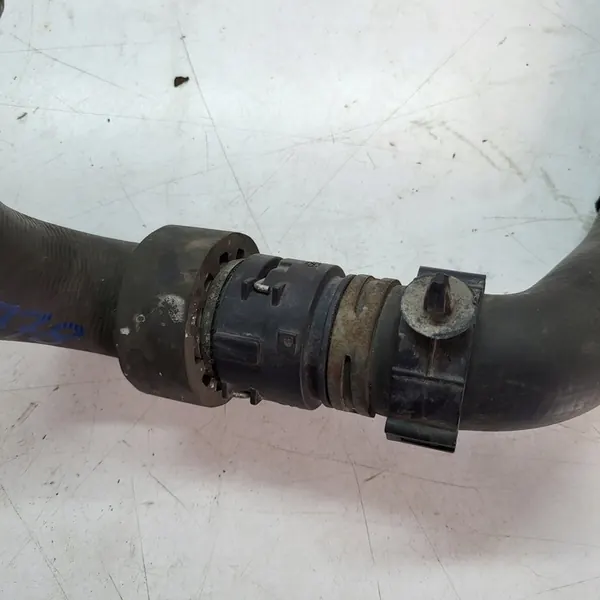 VW Transporter T5 2.0 TDI Vesiputki 7E0122051E image 5