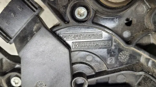 Mercedes-Benz A-Klasse W176 Heckwischermotor A1769066300 image 7