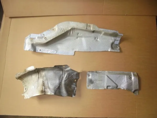 Escudo térmico escape OEM 7059365 para BMW 3 E90/E91 image 2
