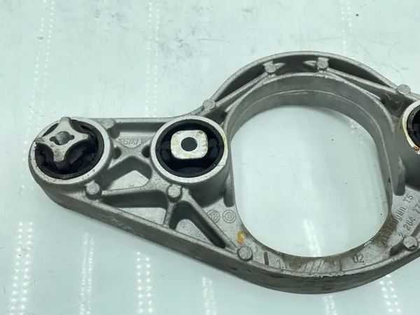 Mittfäste BMW M4 F82/F83 2018 OEM 2284774 image 3
