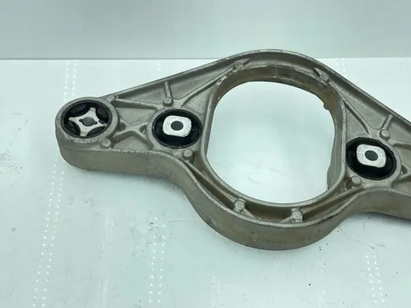 Mittfäste BMW M4 F82/F83 2018 OEM 2284774 image 4
