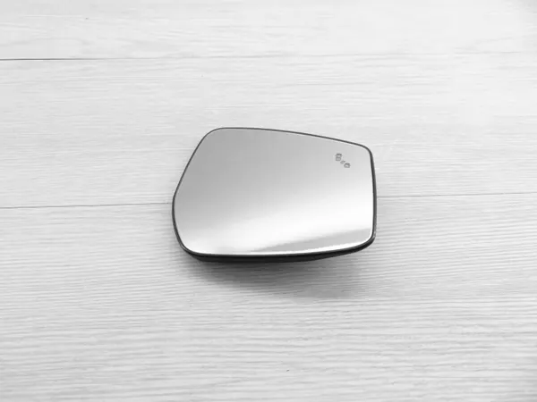 Nissan Peili-Insertti OEM 212834406 Oikea Puoli image 2
