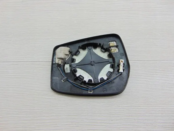 Nissan Peili-Insertti OEM 212834406 Oikea Puoli image 3