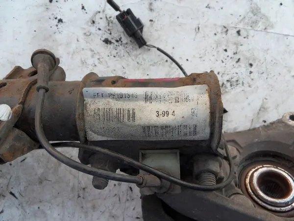 VOLVO S60 V70 II 00-06 2.4 D Ammortizzatore Mozzo image 4