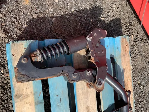 OEM 85417226029 Bakre hytthusningsfäste MAN image 3