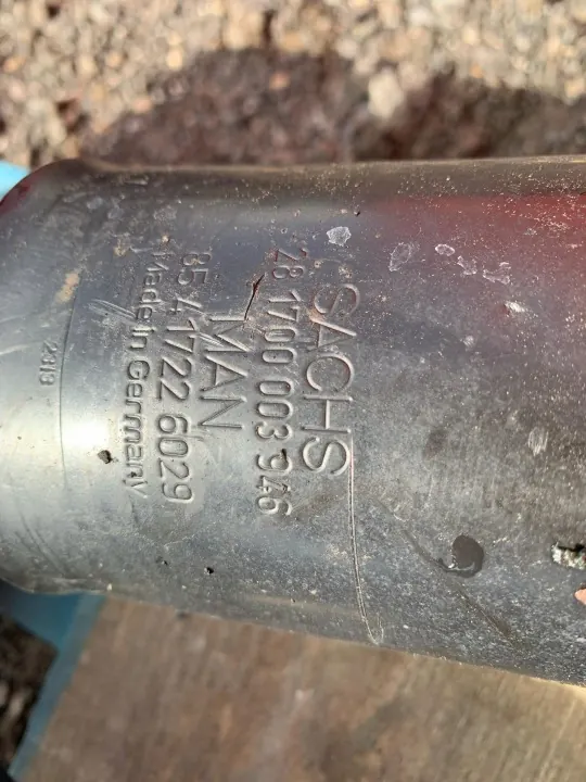 OEM 85417226029 Bakre hytthusningsfäste MAN image 4