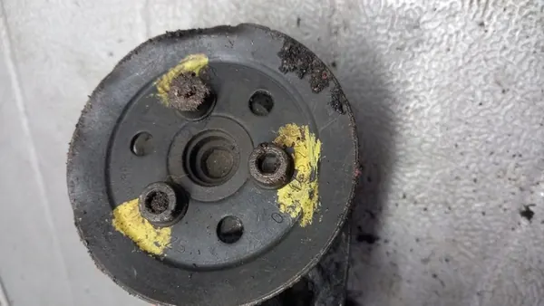 Bomba de direção assistida VW Golf II 88R 027145255 image 2