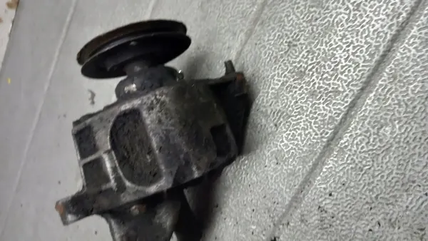 Bomba de direção assistida VW Golf II 88R 027145255 image 5