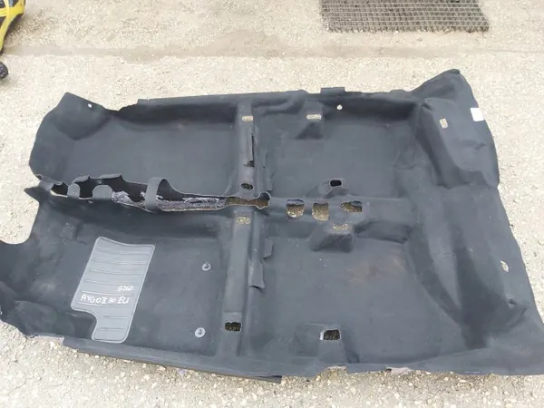 Toyota AYGO II lattiamatto OEM 58510-0H090 image 4