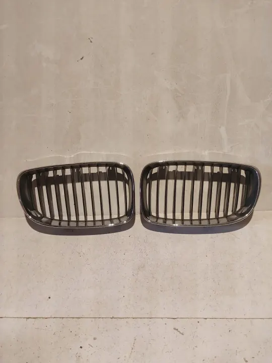 BMW E87 Pre-Lift Grillnjure OEM - Vänster/Höger image 2