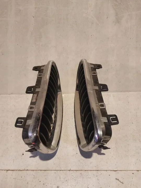 BMW E87 Pre-Lift Grillnjure OEM - Vänster/Höger image 5