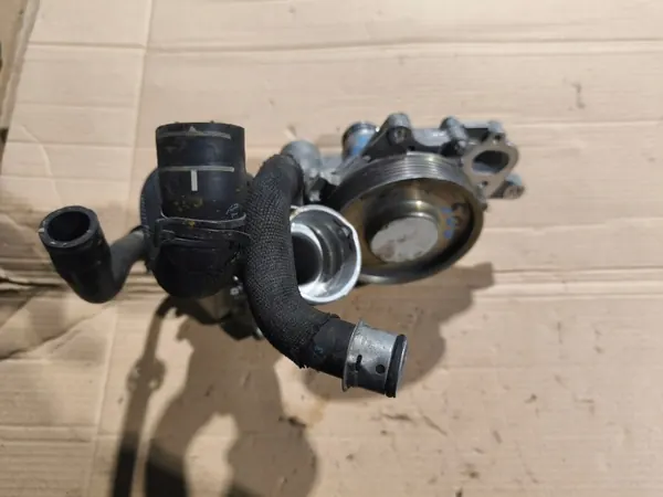 Porsche termostaatin kotelo OEM 9A210602202 - Käytetty image 3