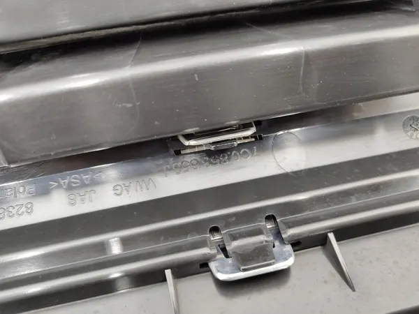 VW Crafter Radiator Grille Used OEM 7C0853653J image 10