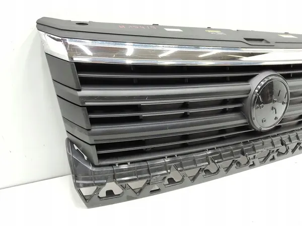 VW Crafter Radiator Grille Used OEM 7C0853653J image 2