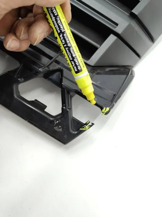 VW Crafter Radiator Grille Used OEM 7C0853653J image 7