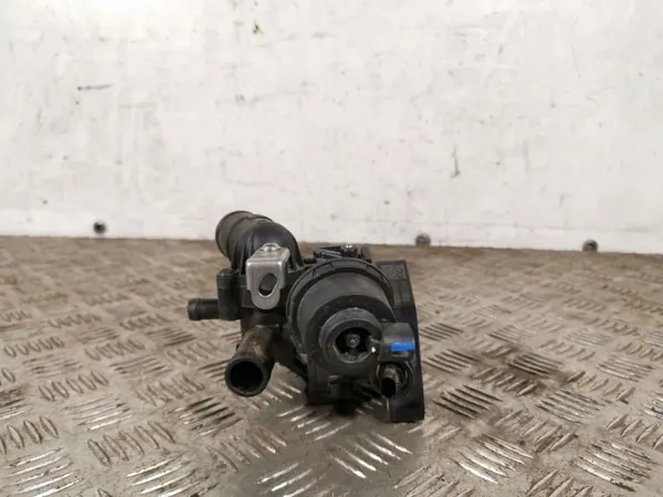 Hyundai Thermostatgehäuse OEM FBZ11103 - Gebraucht image 4