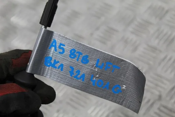 Kytkinpumppu Audi A5 8T0 8T8 image 2