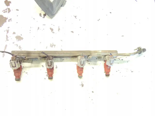 Bränslerail med injektorer Nissan Almera Tino 1.8 16V image 3