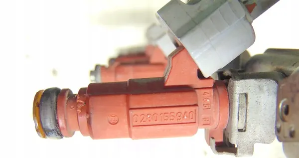 Bränslerail med injektorer Nissan Almera Tino 1.8 16V image 9