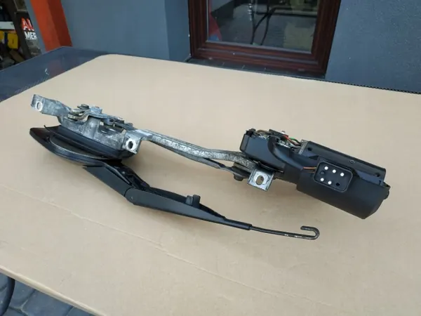 Mercedes W201 Ruitenwissermotor OEM 2018203442 Voor image 10