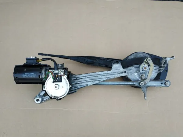 Mercedes W201 Ruitenwissermotor OEM 2018203442 Voor image 7
