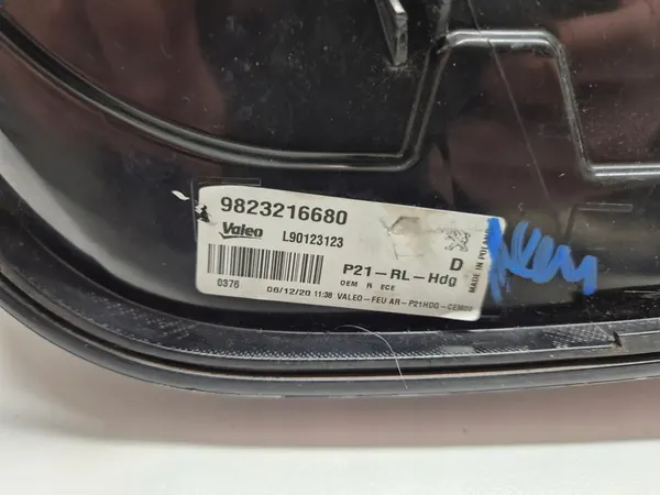 PEUGEOT 208 II Lámpara Trasera Derecha LED Original 19-23 image 5
