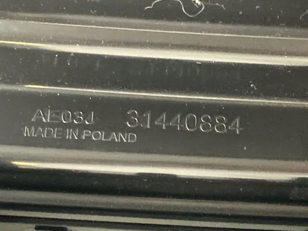 Volvo XC40 2021 Tavaratilan vyösuoja OEM 31440884 image 6