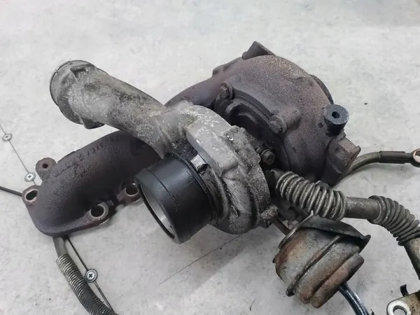 Turbo com Coletor OEM 55205350 para Opel Zafira B image 3