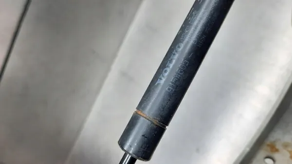 Actuador de bisagra de capó izquierdo Volvo S60 V70 II 00-07R OEM 9154605 image 8