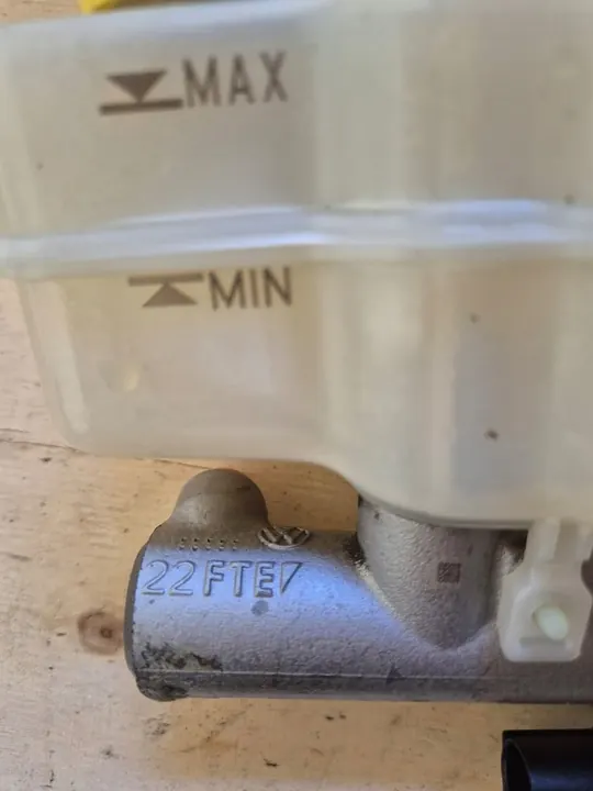 Volkswagen Pomp OE 6R1611019F image 2