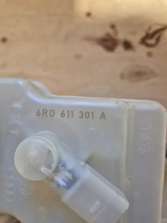 Volkswagen Pomp OE 6R1611019F image 4