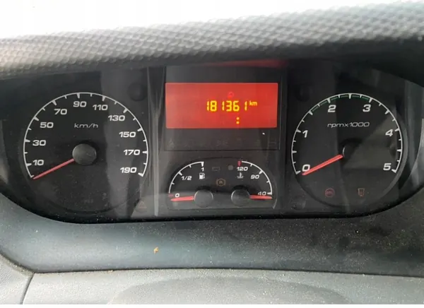 Radiador de óleo Iveco Daily 2.3 11-14 image 6