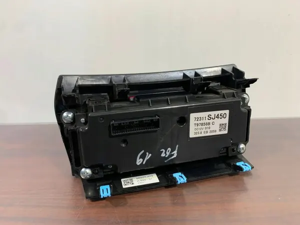 Subaru Forester V ilmastointipaneeli OEM 72311SJ450 image 3