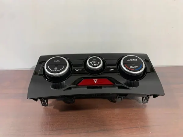 Subaru Forester V ilmastointipaneeli OEM 72311SJ450 image 4