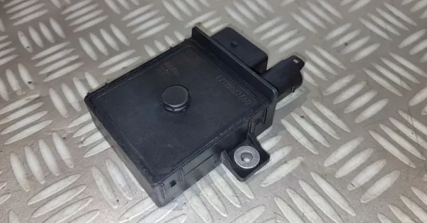 BMW E60 E70 3.0 D Gloeika Relay Module E2110022360 image 2