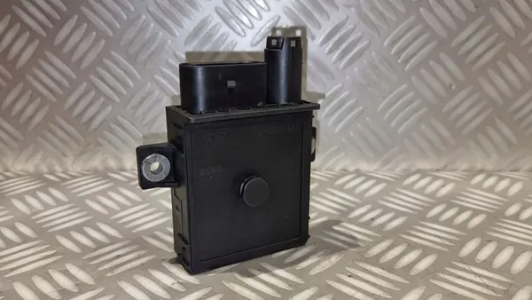 BMW E60 E70 3.0 D Gloeika Relay Module E2110022360 image 4