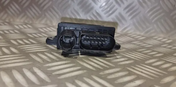 BMW E60 E70 3.0 D Gloeika Relay Module E2110022360 image 5