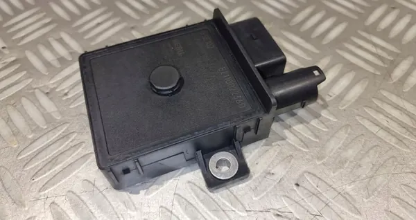 BMW E60 E70 3.0 D Gloeika Relay Module E2110022360 image 8