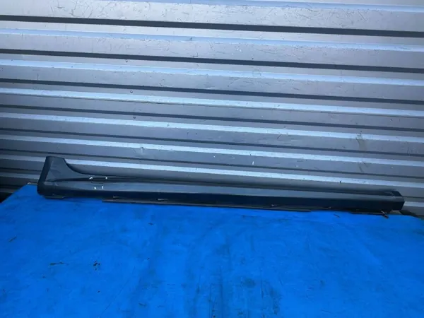 Audi A7 S-Line Sabot Droit OEM 4K8853856A image 2