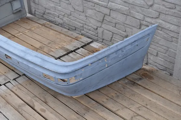 MERCEDES Clase E W210 99-03 Parachoques Trasero A2108852125 image 4