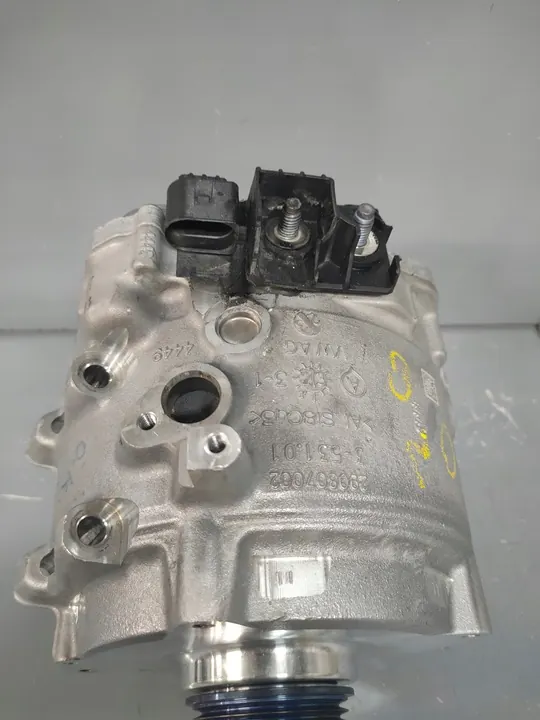 AUDI A6 C7 A7 A8 Q5 Q7 Q8 Vaihtovirtageneraattori image 8