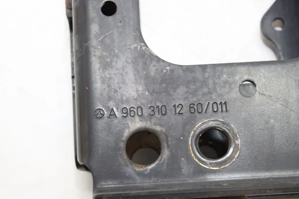 Support de cabine gauche Mercedes Actros OEM A9603101260 image 6