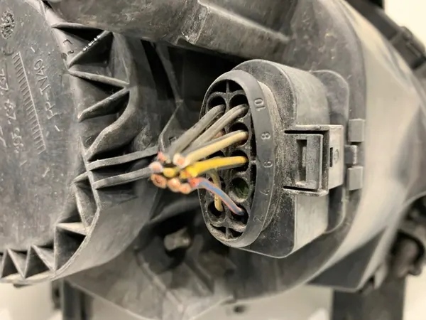 Vasen Ajovalo VW Touran 1T0941005R 03-10 image 4