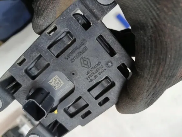 Radar Dacia Sandero Stepway III OEM 285J90129R Gebruikt image 4