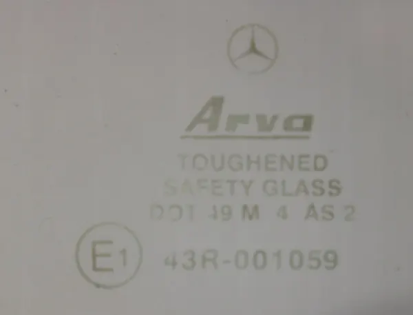 Mercedes Hecktürscheibe OEM A6017450010 - Gebraucht image 3