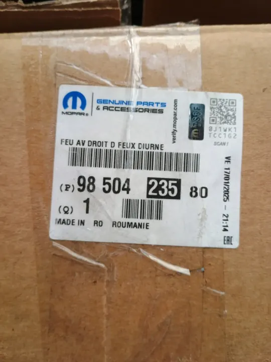 Farol direito Peugeot 208/2008 II OEM 9850423580 image 5
