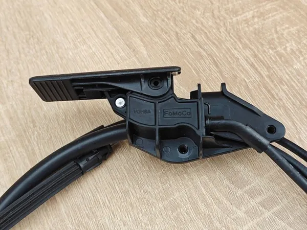 Konepellin avauskaapeli OEM N1WB16B626AB Amarok II image 4