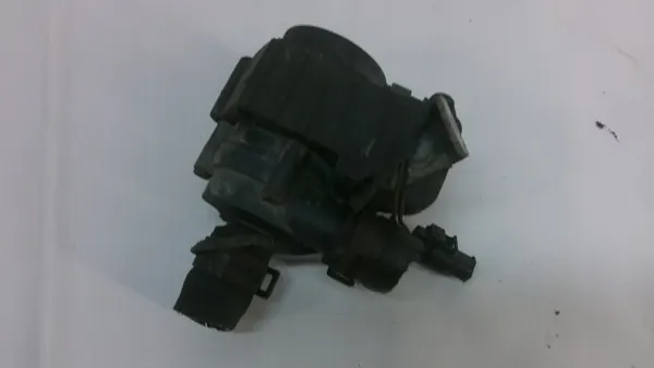 Peugeot 508 Vattenpump OEM 9021337A - Begagnad image 2